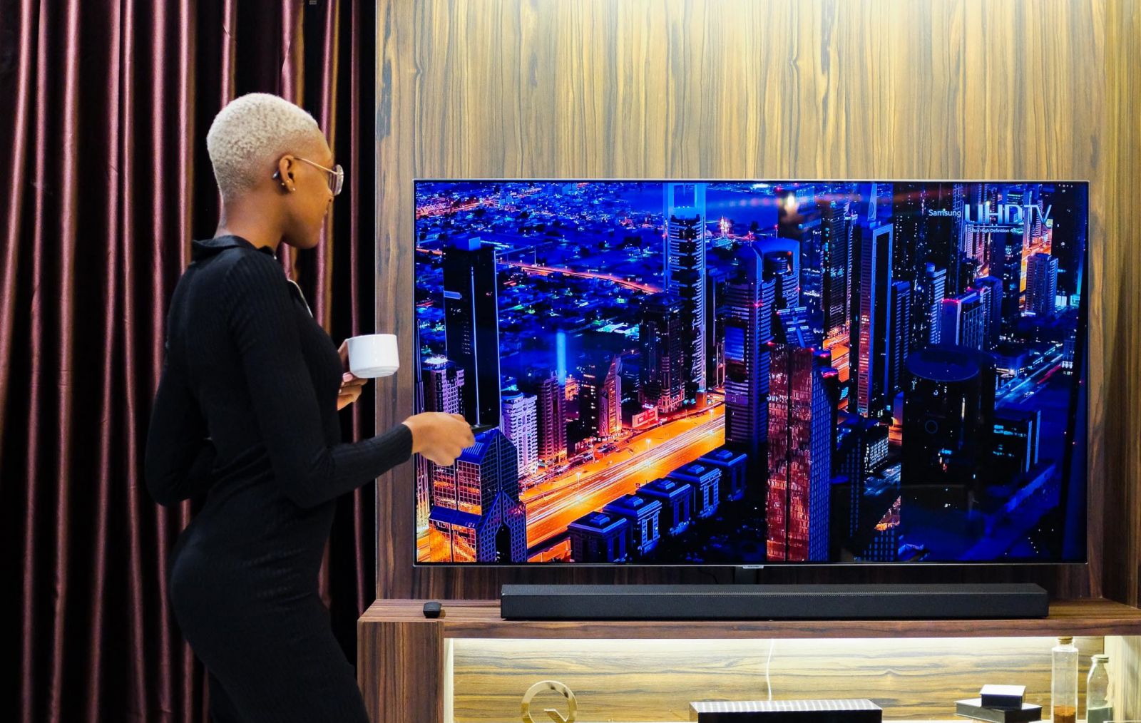 TV Samsung QLED Q7F 2018: Chất lượng hình ảnh tuyệt vời và âm thanh vừa đủ