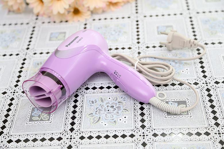 Máy nhỏ gọn, xinh xắn với màu tím chủ đạo sang trọng