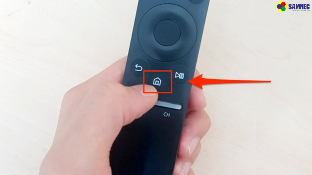 Nhấn nút Home (Hình ngôi nhà) trên remote để về giao diện chính