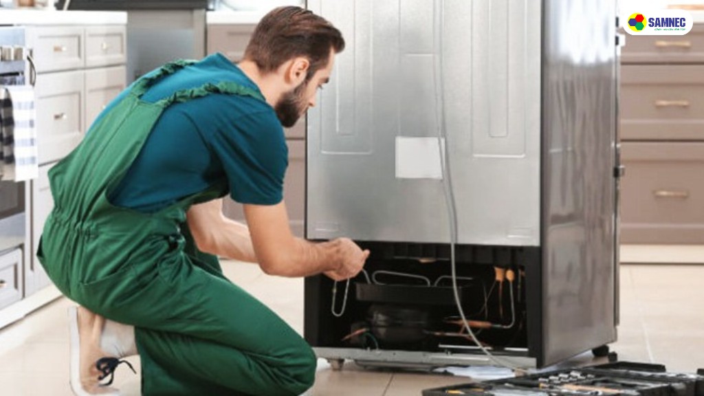 cách xử lý tủ lạnh chảy nước phía sau