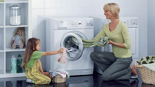 Hướng dẫn cách vệ sinh máy giặt cửa trước, lồng ngang